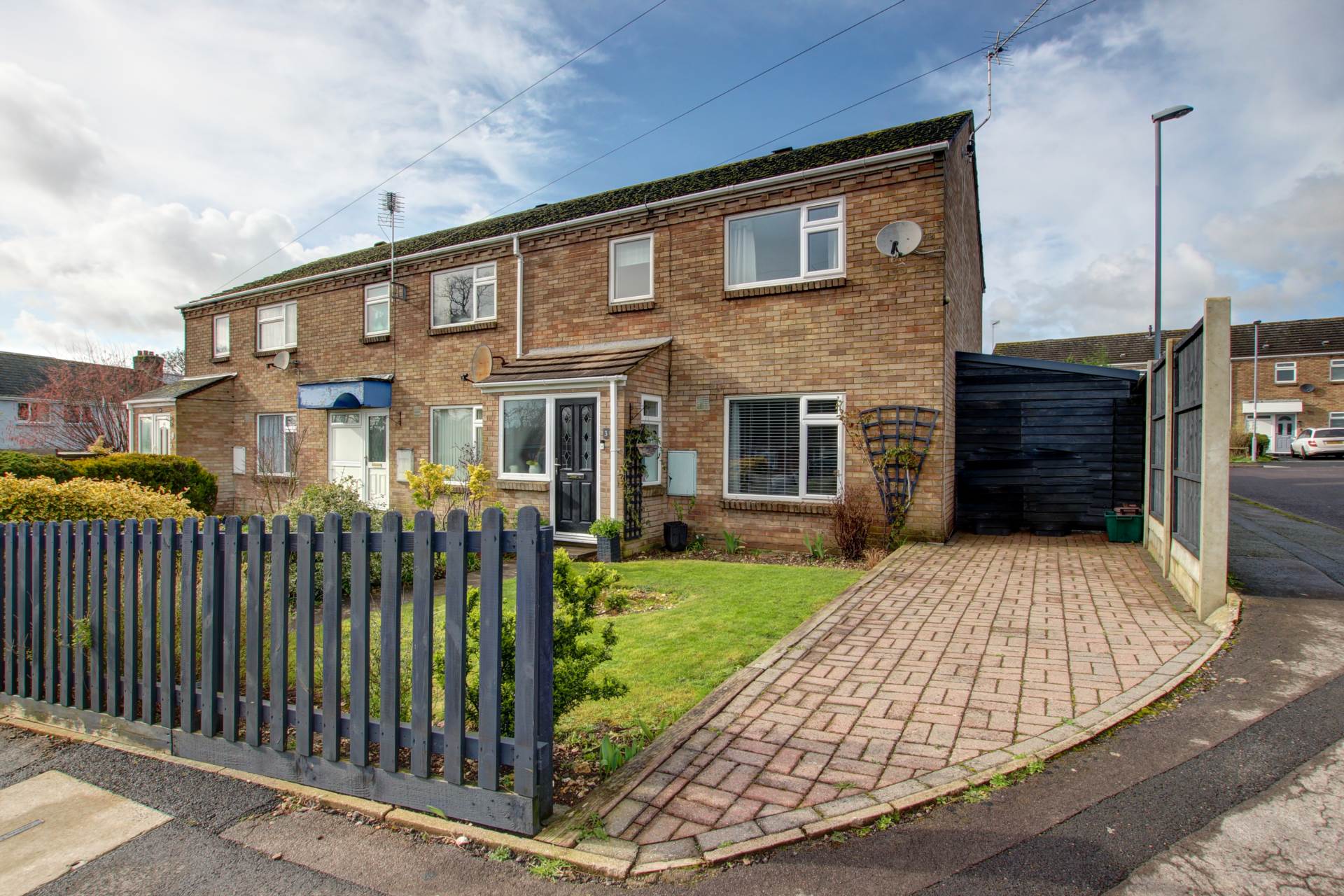 3 bed end of terrace house for sale in Langton Crescent, Blandford Forum  - Property Image 1