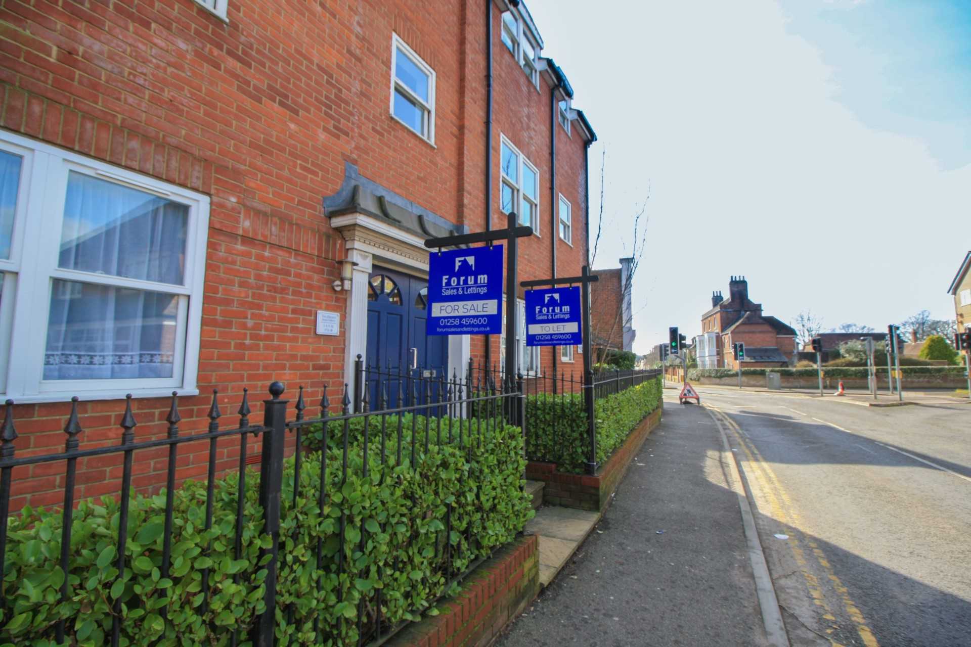 2 bed flat to rent in The Orkneys, Blandford Forum  - Property Image 1