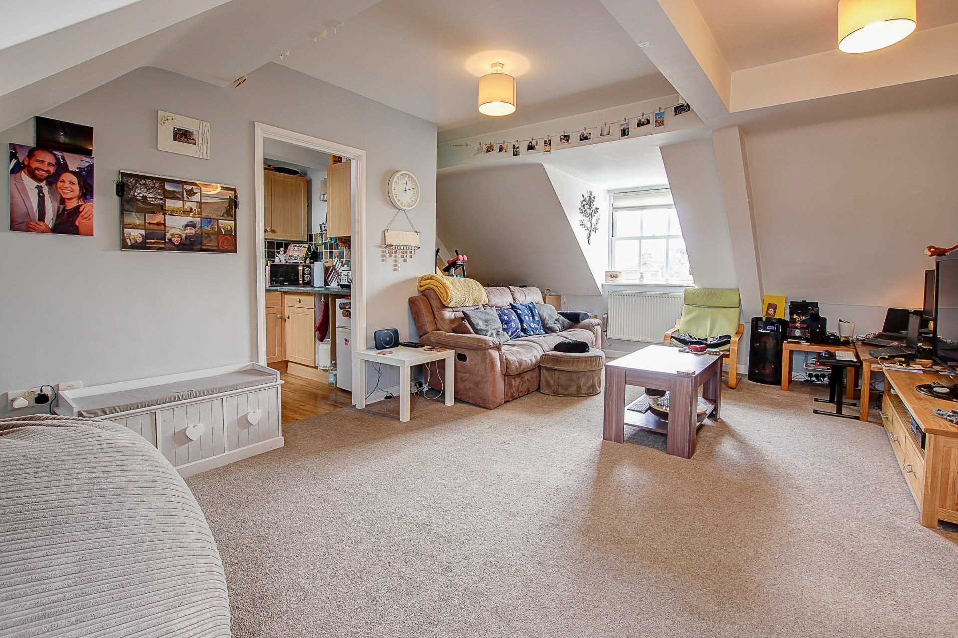 2 bed flat for sale in Pliskin Chambers, West Street, Blandford Forum, Blandford Forum 5