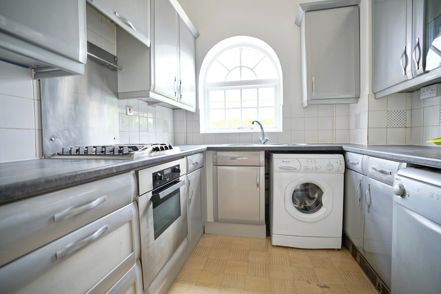3 bed end of terrace house for sale in Limes Park, St. Ives  - Property Image 2