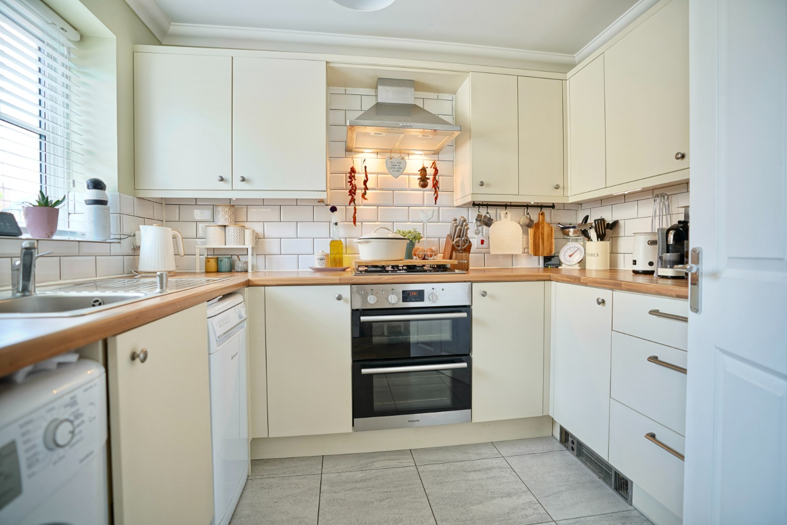 2 bed terraced house for sale in Bayley Road, Huntingdon  - Property Image 2