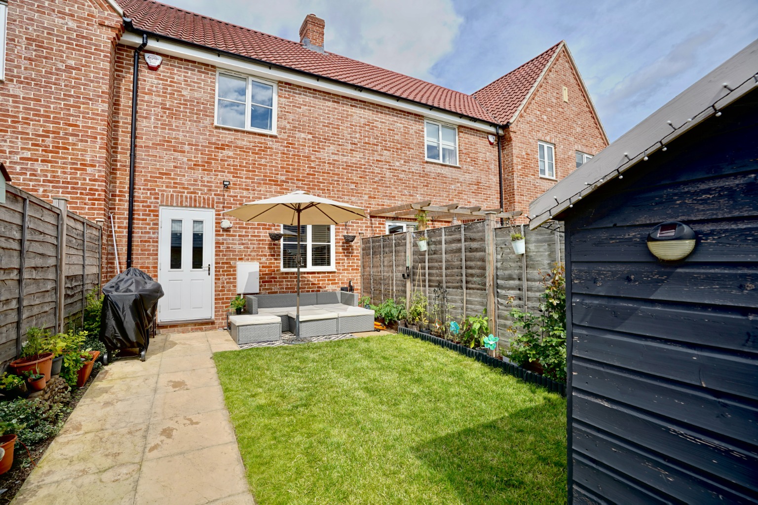 2 bed terraced house for sale in Bayley Road, Huntingdon 3