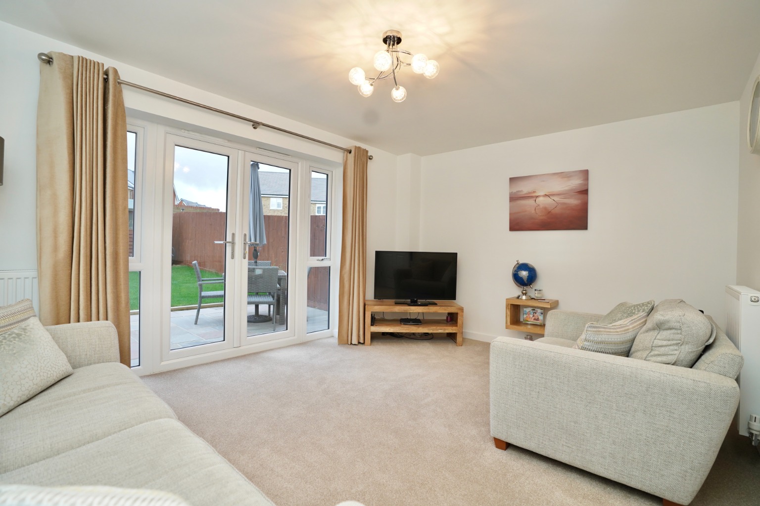 3 bed terraced house for sale in Gardener Crescent, Huntingdon 5