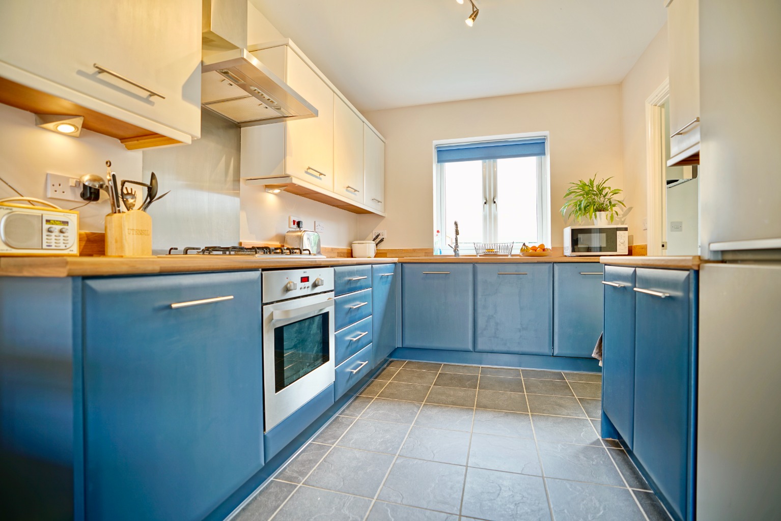 3 bed end of terrace house for sale in Skylark Place, St Ives  - Property Image 5