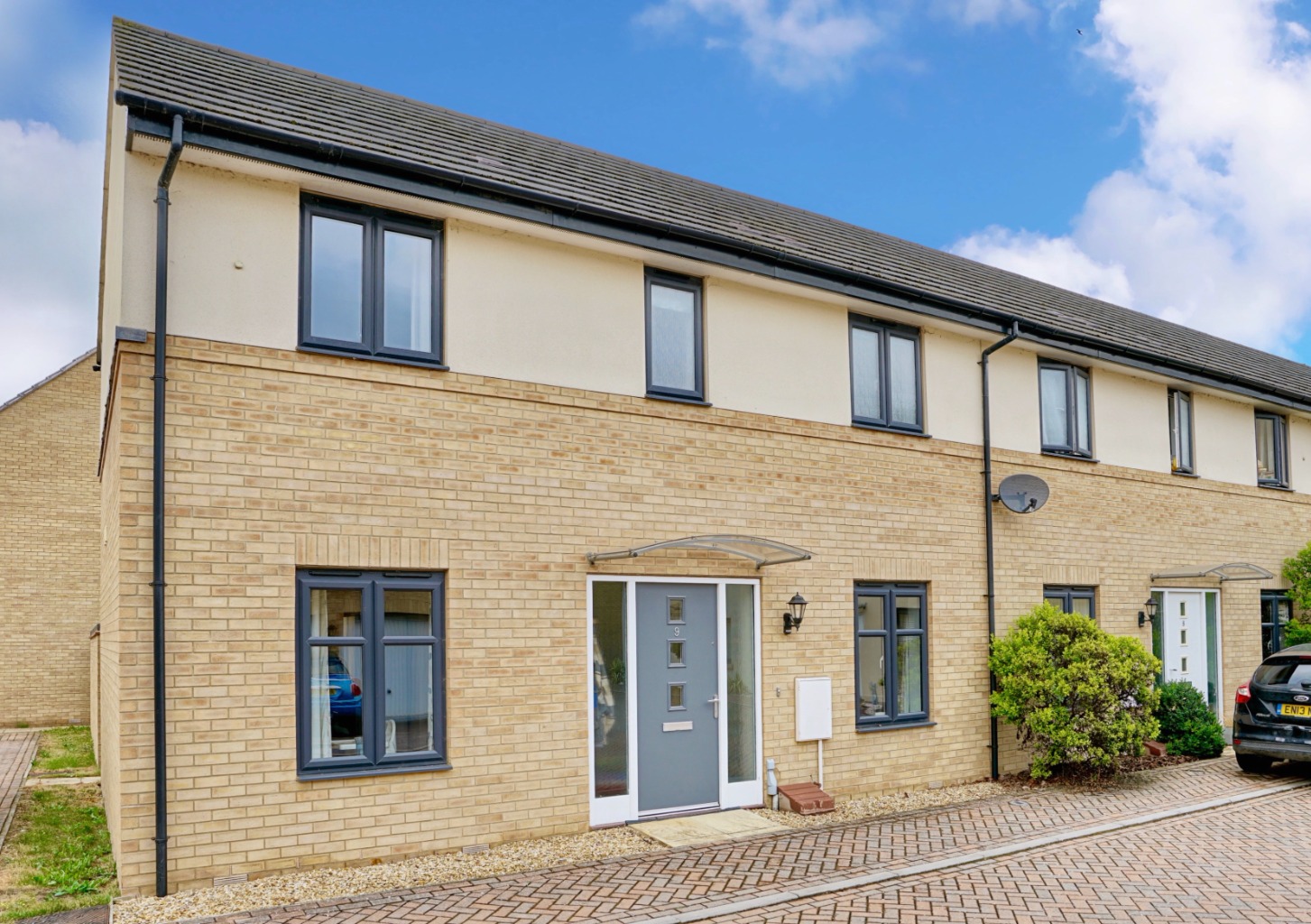 3 bed end of terrace house for sale in Skylark Place, Cambridgeshire, PE27