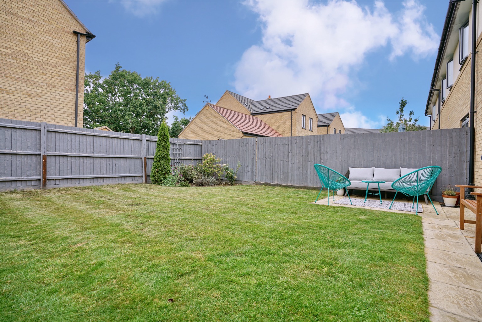 3 bed end of terrace house for sale in Skylark Place, Cambridgeshire 3