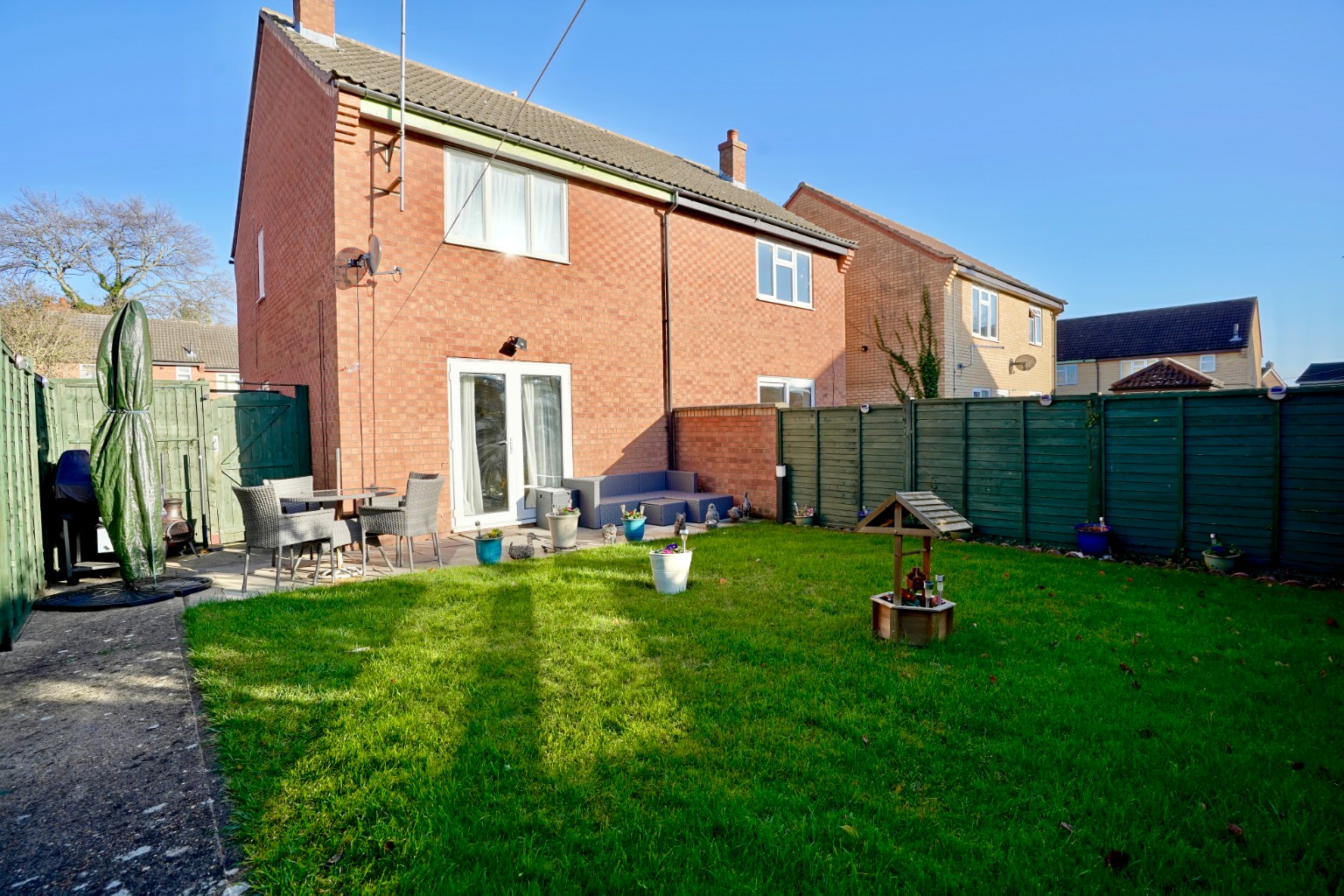 2 bed semi-detached house for sale in Stoney Close, Huntingdon 3