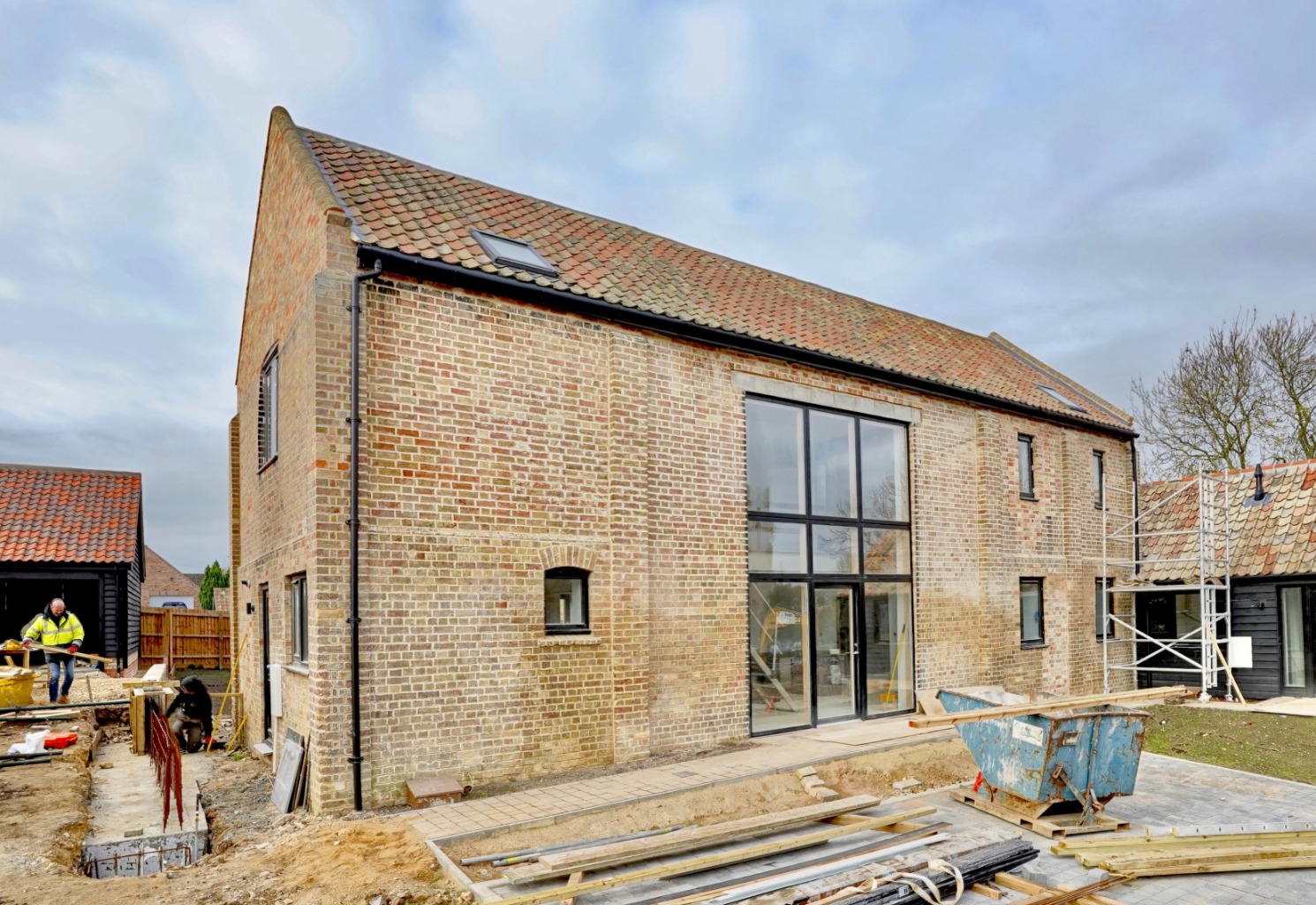 4 bed semi-detached house for sale in Mill Road, Huntingdon 1