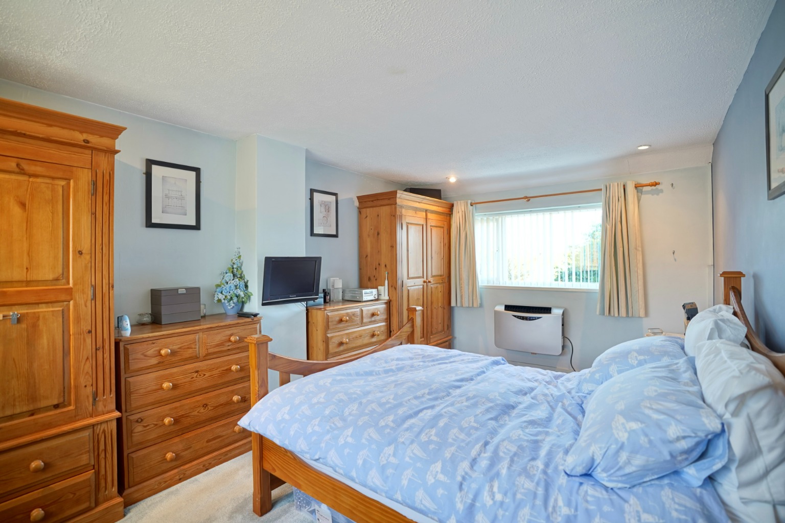 2 bed semi-detached house for sale in High Leys, St. Ives  - Property Image 11