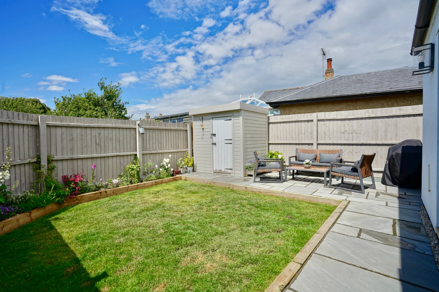 2 bed detached house for sale in Honey Hill, Huntingdon 3