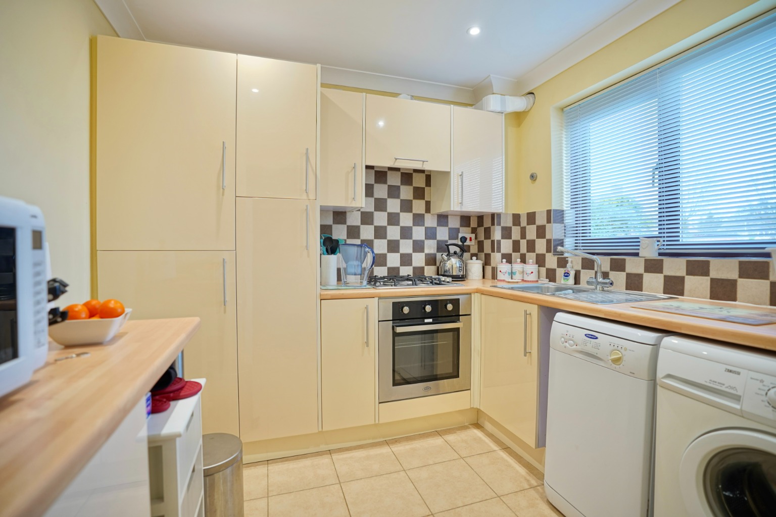 2 bed terraced house for sale in Vermuyden Way, Cambridge  - Property Image 3