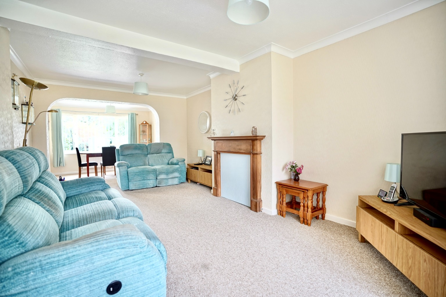 3 bed semi-detached house for sale in Hawkes End, Huntingdon  - Property Image 2