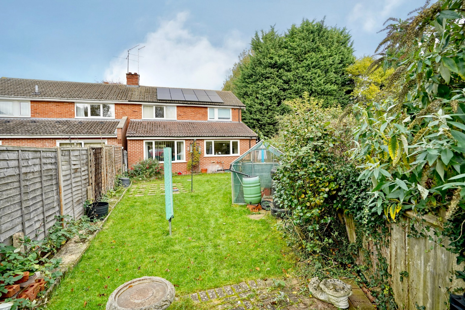 3 bed semi-detached house for sale in Hawkes End, Huntingdon  - Property Image 4