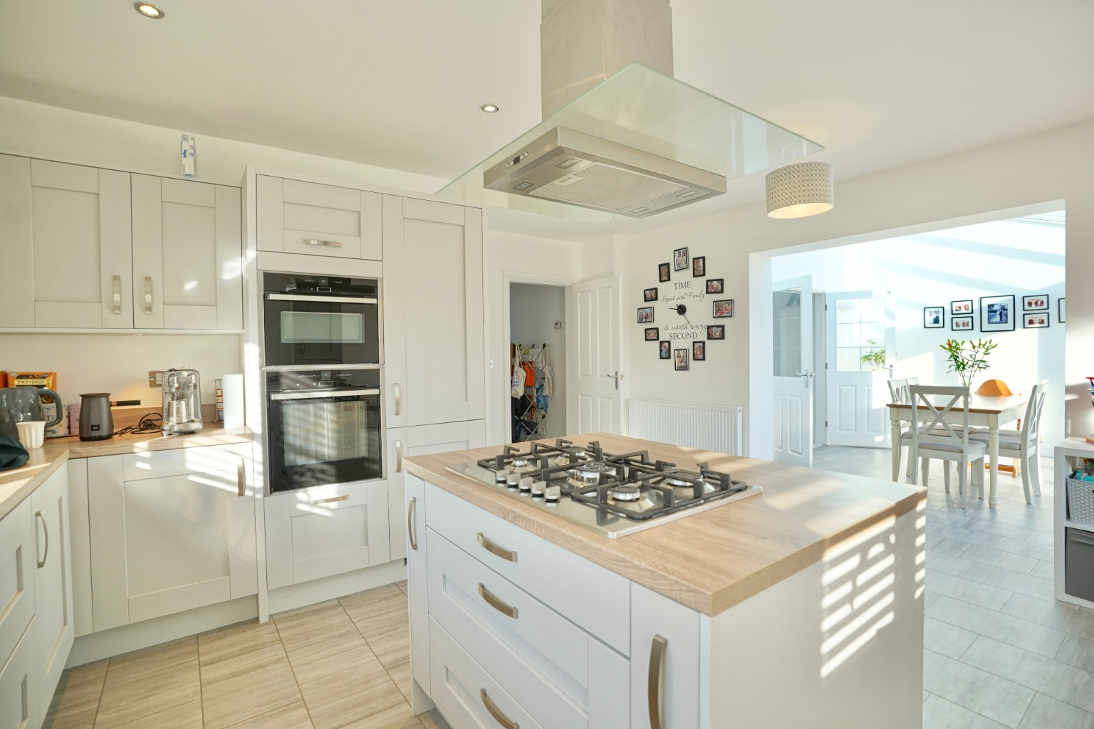 4 bed detached house for sale in Somning Close, Huntingdon 4