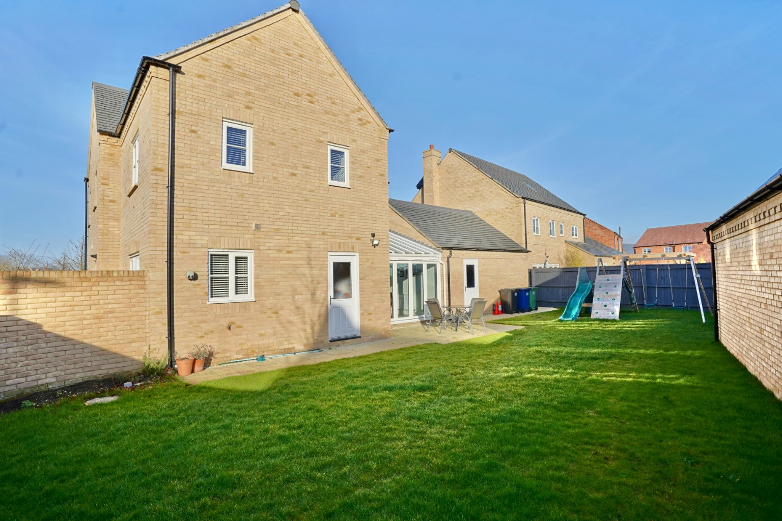 4 bed detached house for sale in Somning Close, Huntingdon 13