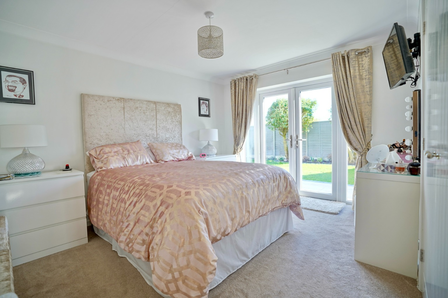 4 bed detached bungalow for sale in Lancaster Close, Huntingdon  - Property Image 10
