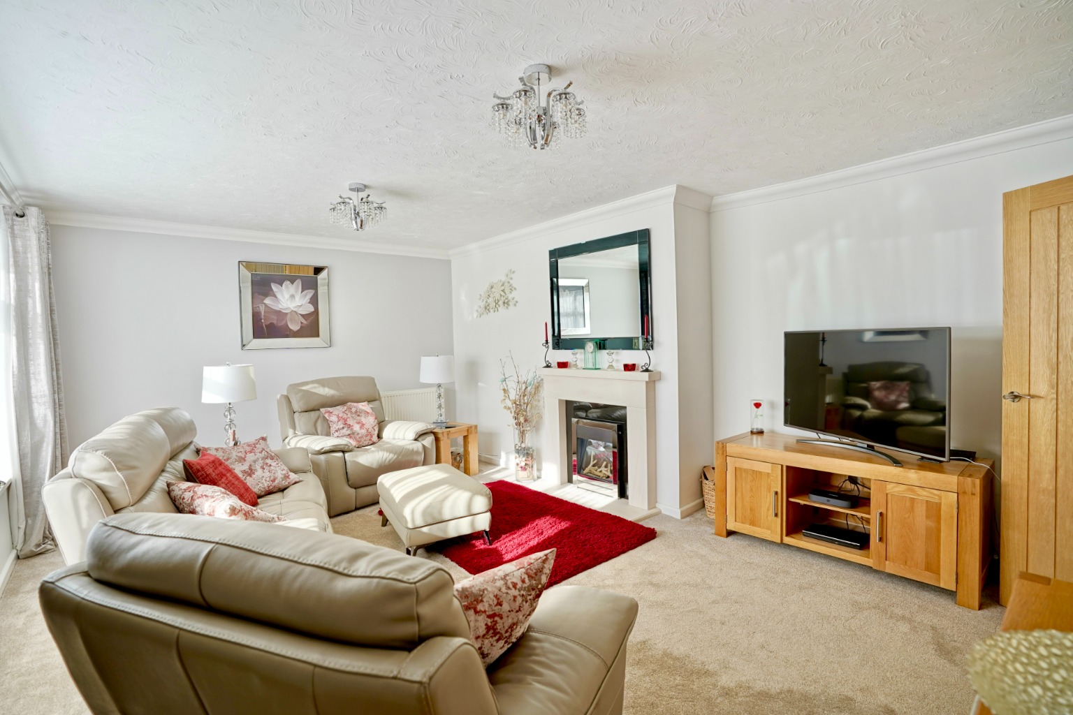 4 bed detached bungalow for sale in Lancaster Close, Huntingdon  - Property Image 3