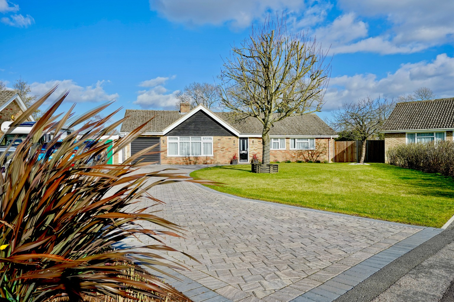 4 bed detached bungalow for sale in Lancaster Close, Huntingdon  - Property Image 1