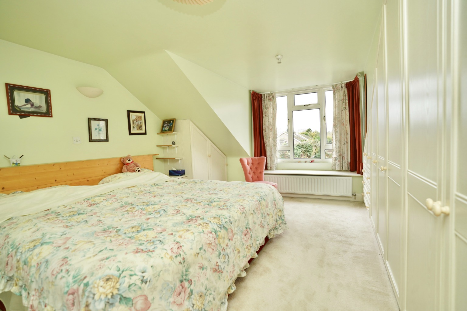 4 bed detached house for sale in Glebe Road, Huntingdon 8