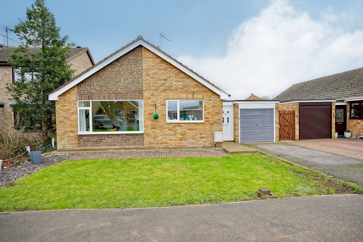 3 bed detached bungalow for sale in Turvers Lane, Huntingdon, PE26