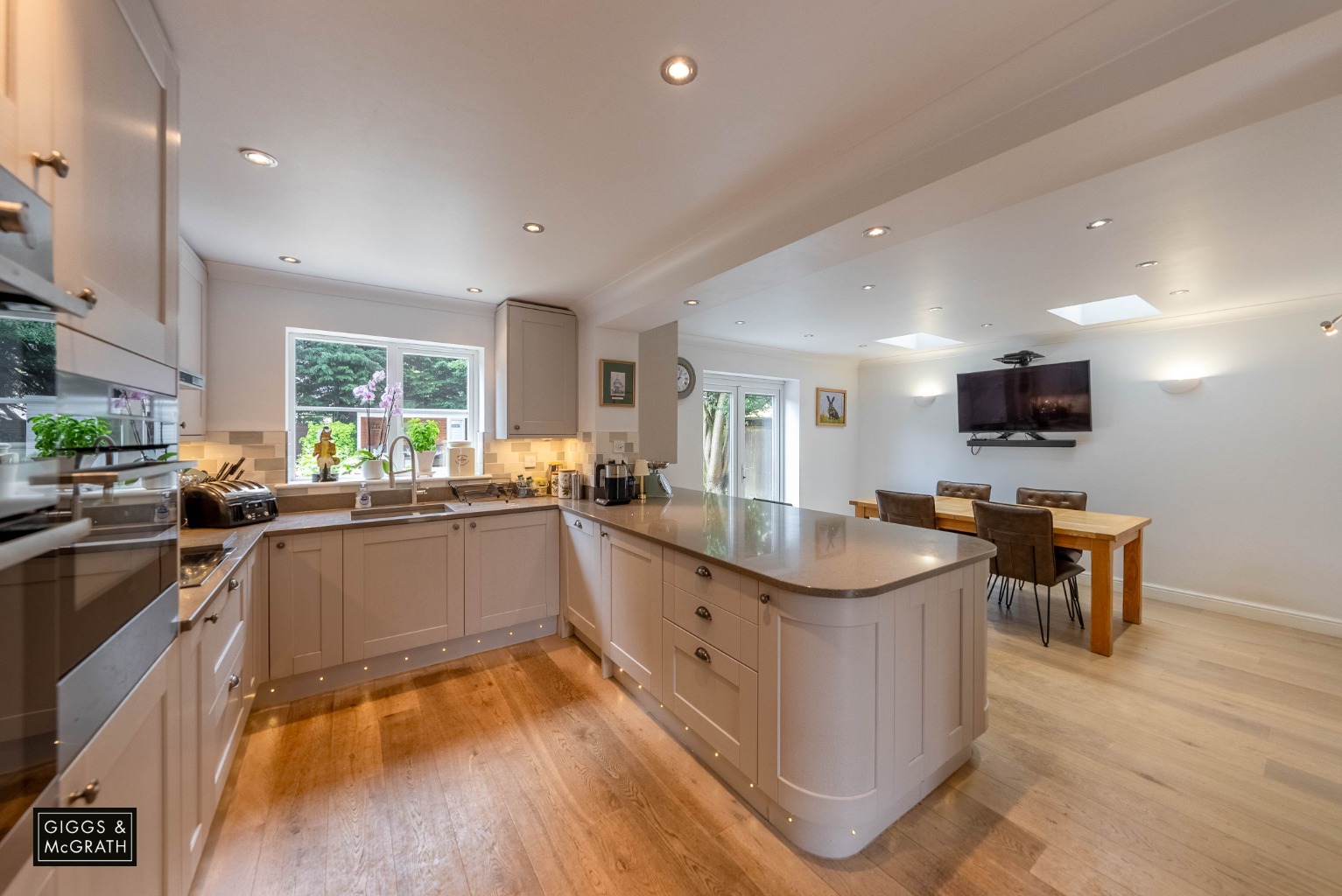 5 bed detached house for sale in Laxton Grange, Huntingdon  - Property Image 3