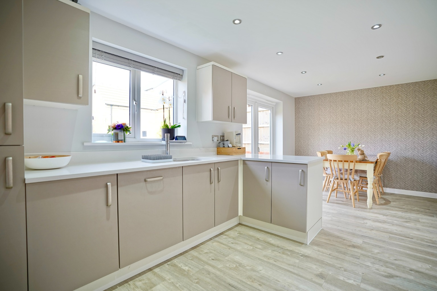 4 bed detached house for sale in Bloomfield Drive, Huntingdon  - Property Image 2