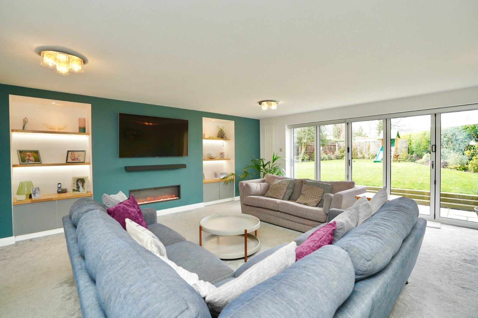 5 bed detached house for sale in Bramley Grove, Huntingdon  - Property Image 7