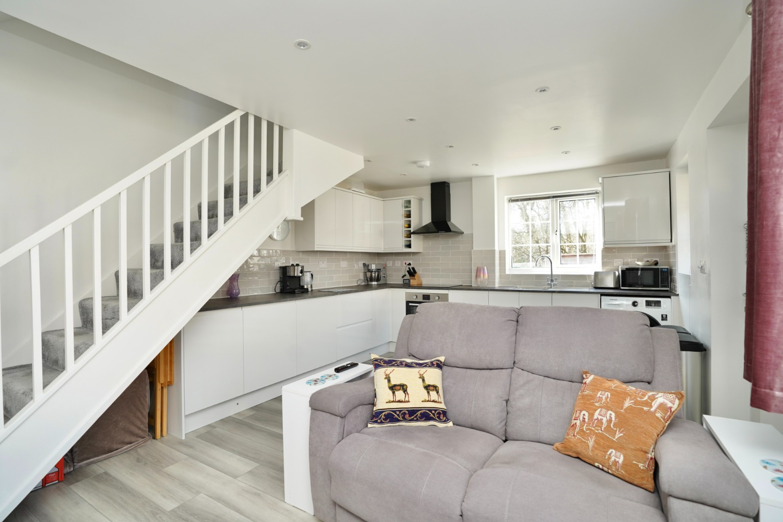 2 bed end of terrace house for sale in Woodbrook Close, Cambridge  - Property Image 5