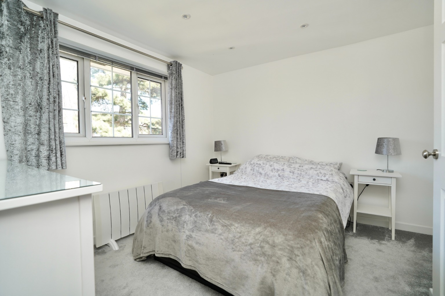 2 bed end of terrace house for sale in Woodbrook Close, Cambridge 5