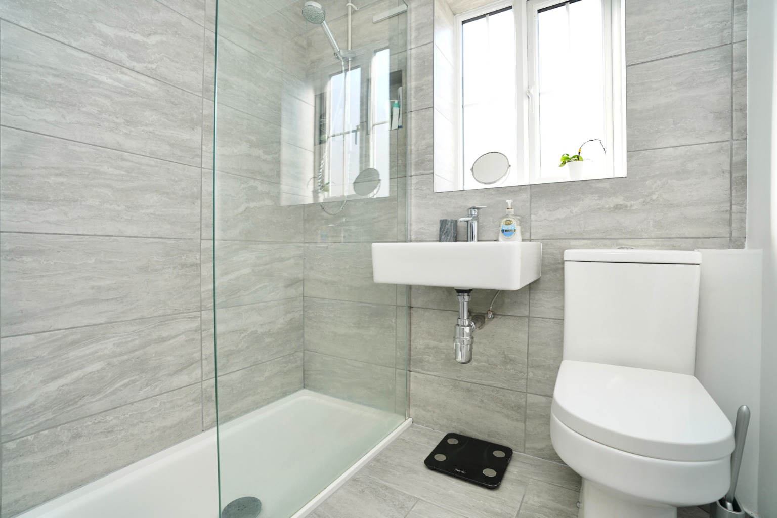 2 bed end of terrace house for sale in Woodbrook Close, Cambridge 8