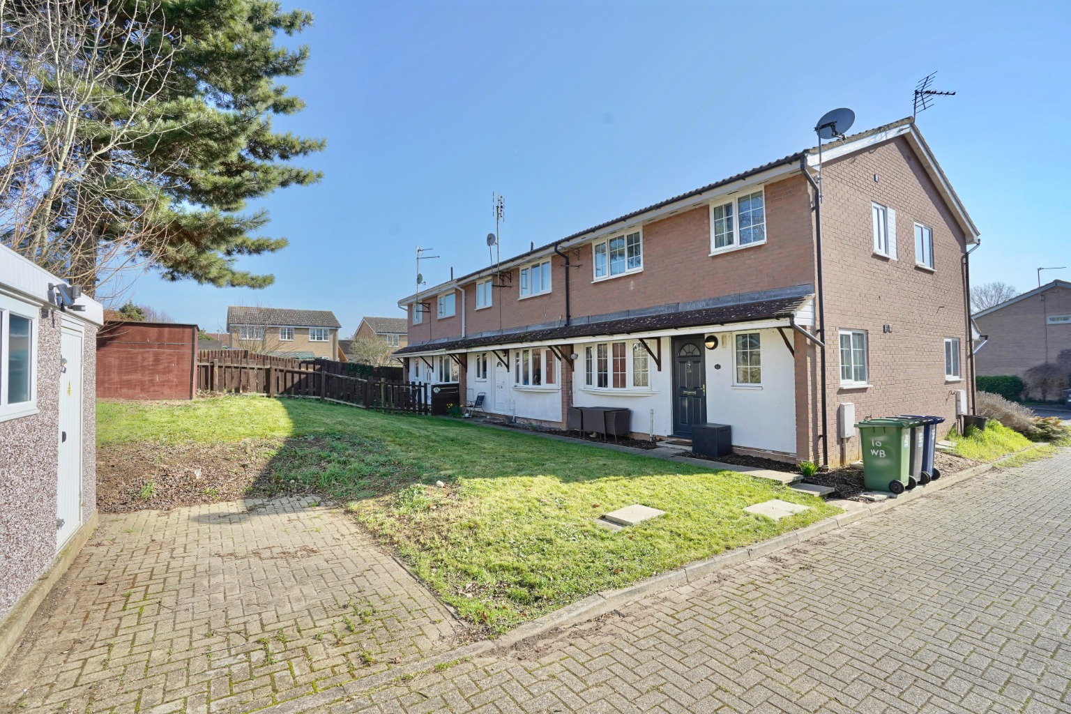 2 bed end of terrace house for sale in Woodbrook Close, Cambridge, CB23