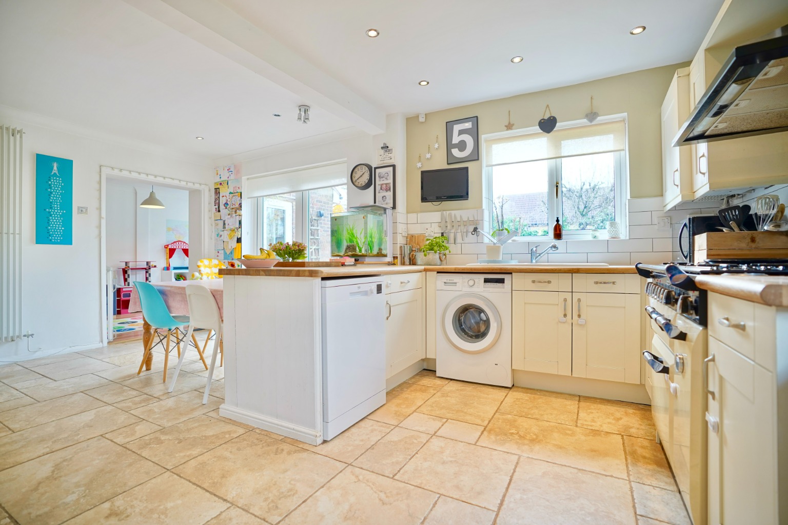 4 bed detached house for sale in Owl Way, Huntingdon  - Property Image 4