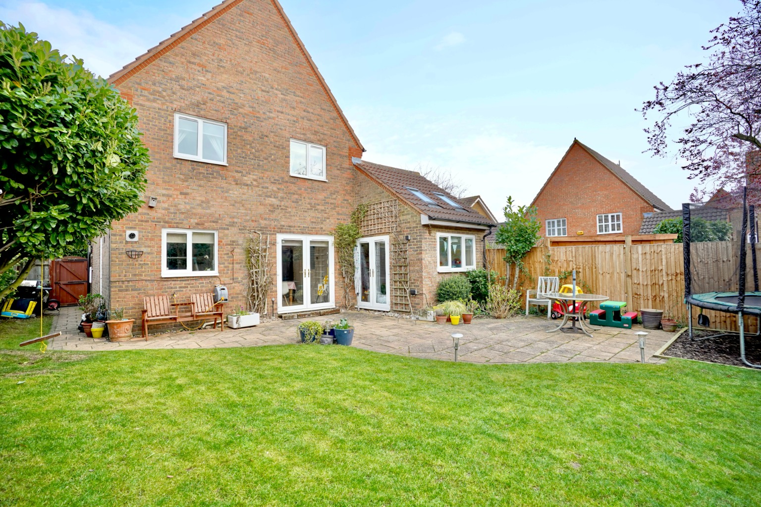 4 bed detached house for sale in Owl Way, Huntingdon 4