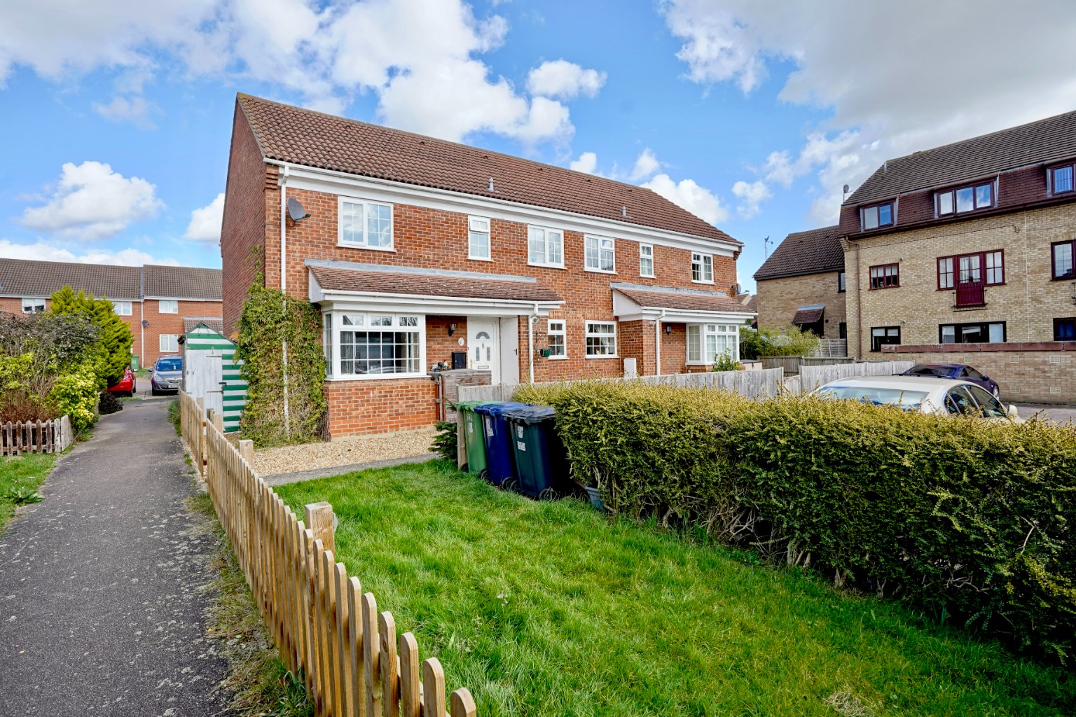 2 bed end of terrace house for sale in Tamar Close, St. Ives  - Property Image 1