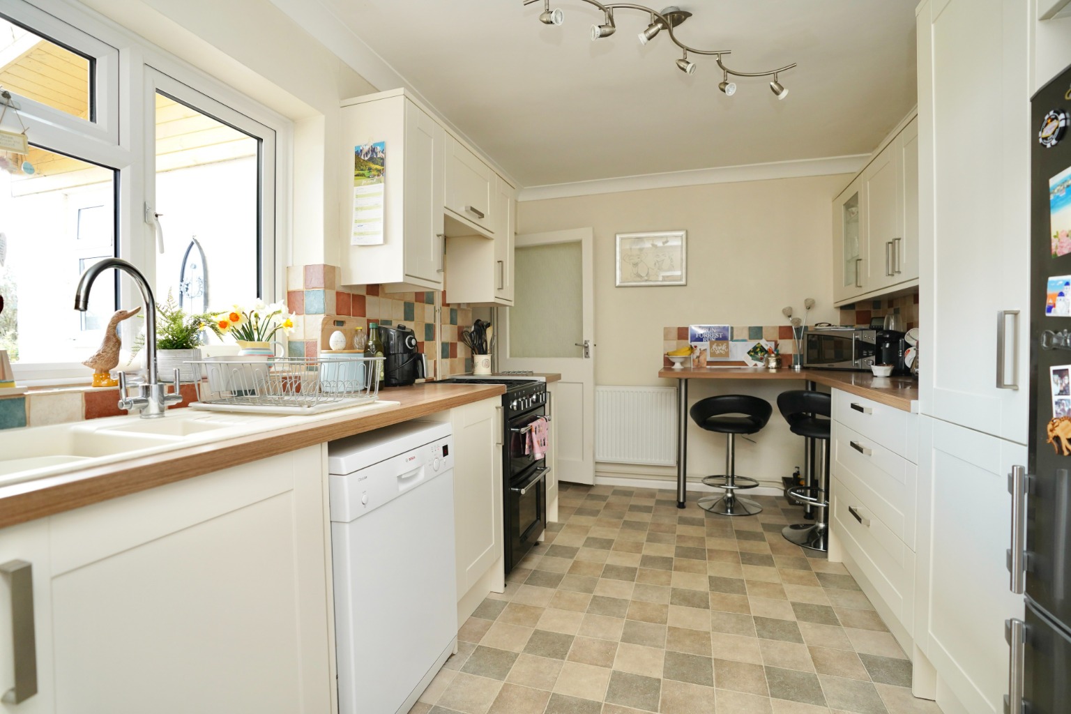 4 bed terraced house for sale in Burns Way, St. Ives 2