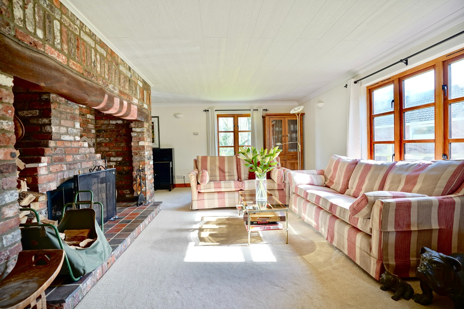3 bed detached bungalow for sale in Church Lane, Huntingdon 5
