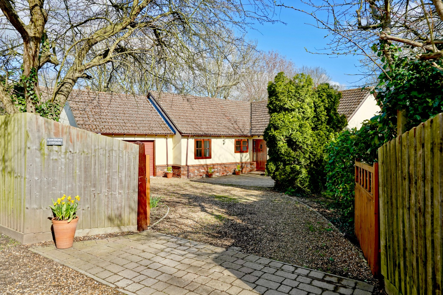 3 bed detached bungalow for sale in Church Lane, Huntingdon 18