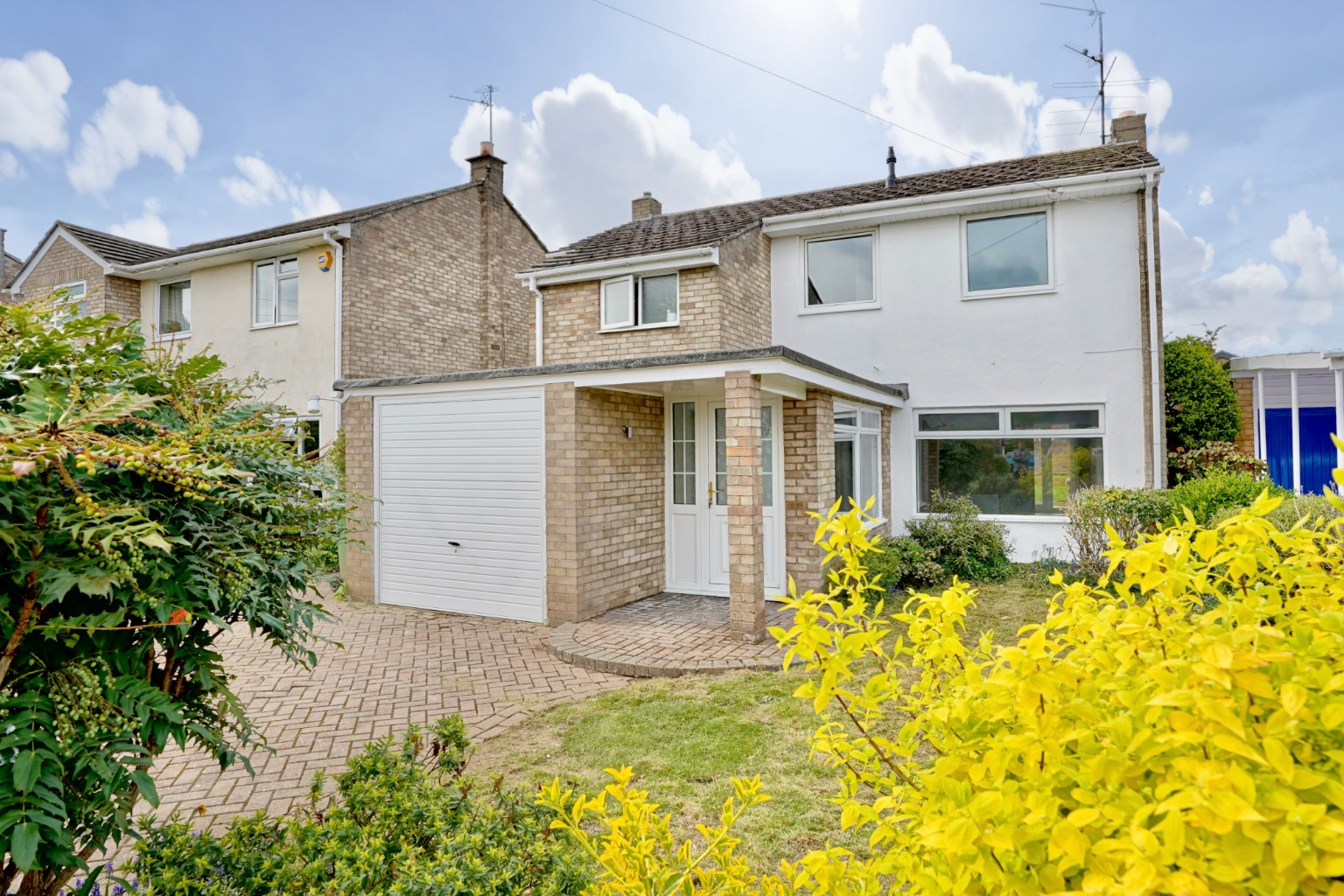 3 bed detached house for sale in Abbots Crescent, St Ives  - Property Image 1