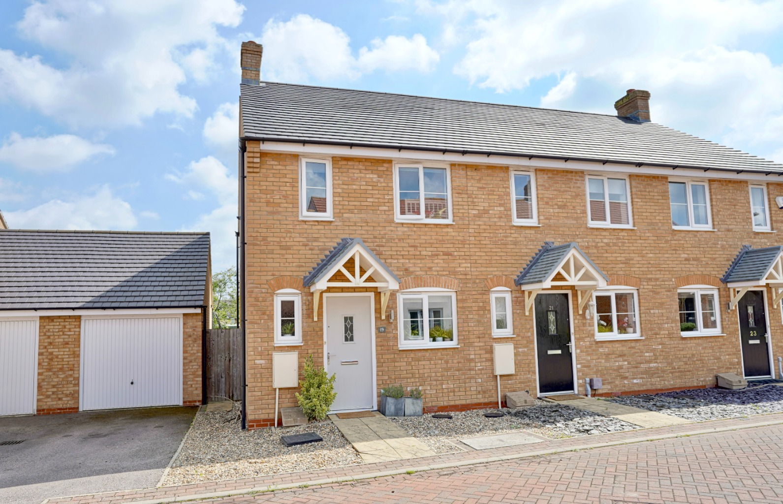 2 bed end of terrace house for sale in Windmill Place, Cambridge, CB23