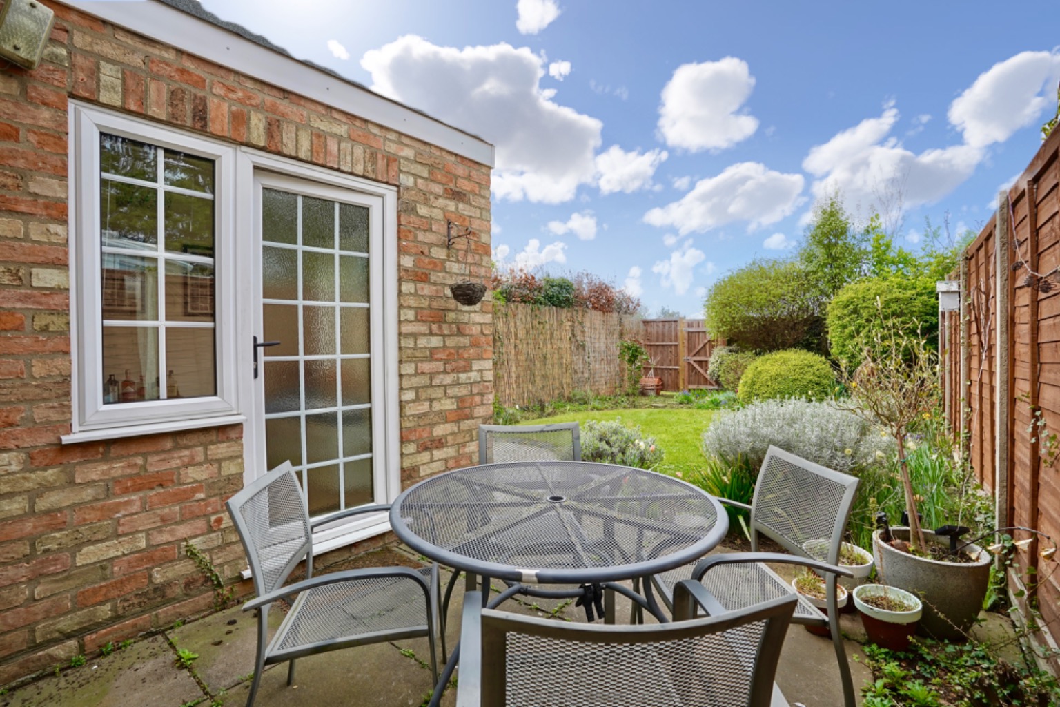 3 bed terraced house for sale in Meadow Way, Huntingdon 6