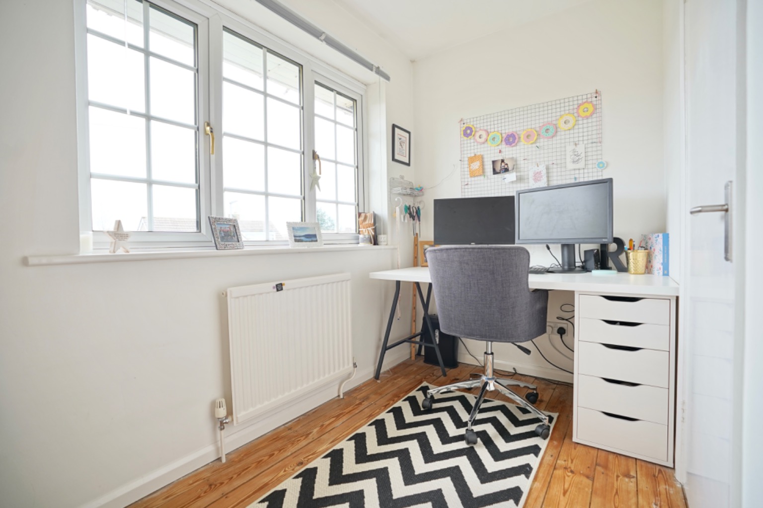 3 bed terraced house for sale in Meadow Way, Huntingdon 11