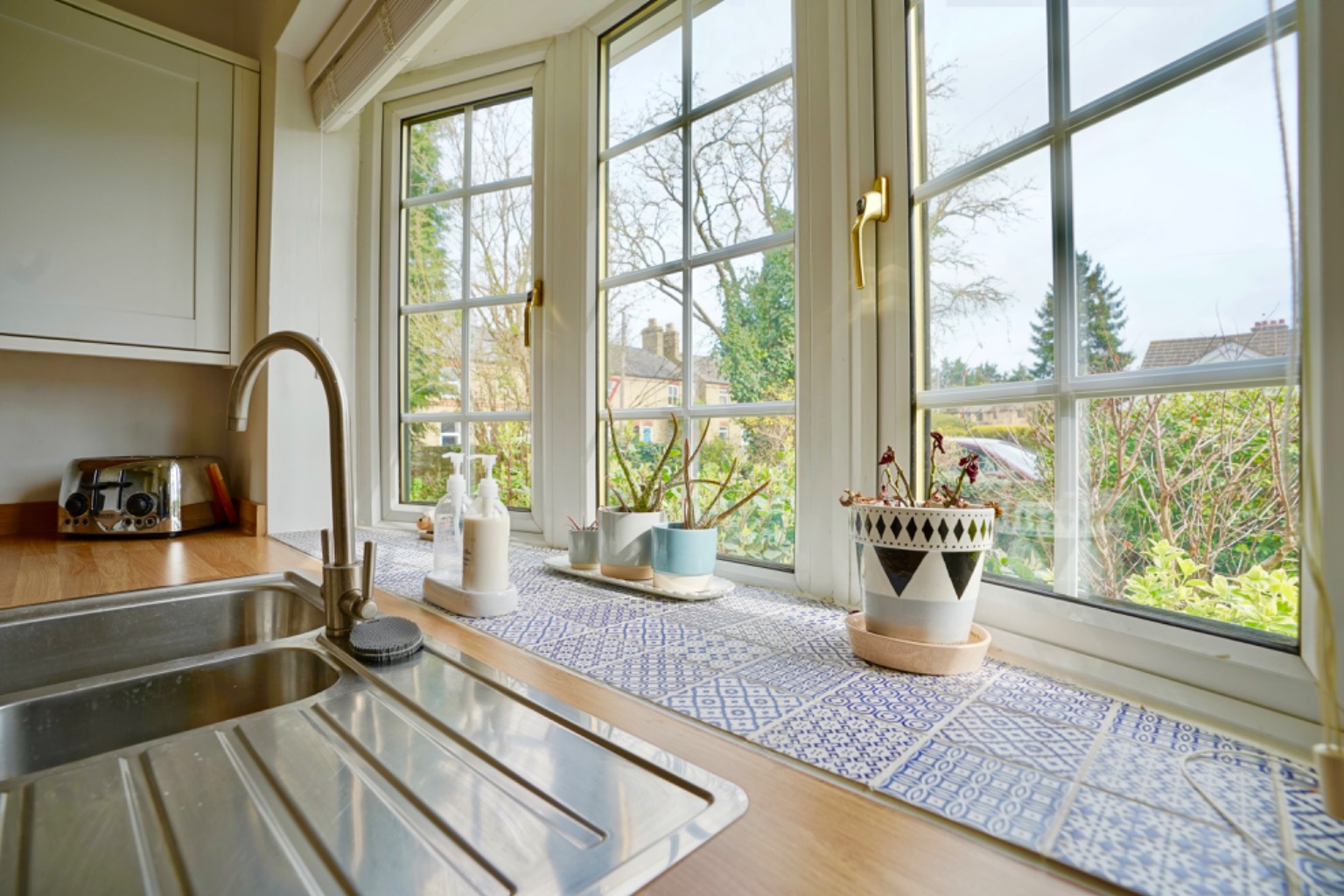 3 bed terraced house for sale in Meadow Way, Huntingdon 5