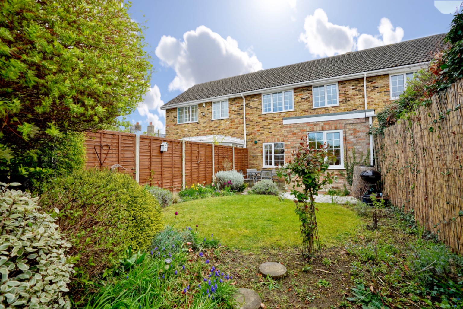 3 bed terraced house for sale in Meadow Way, Huntingdon 12