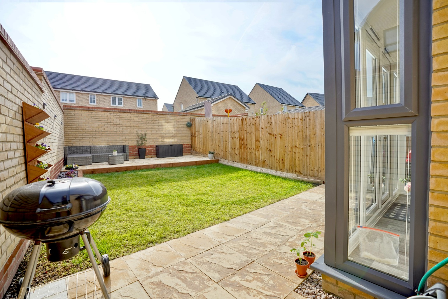 4 bed semi-detached house for sale in Butcher Drive, Huntingdon 3