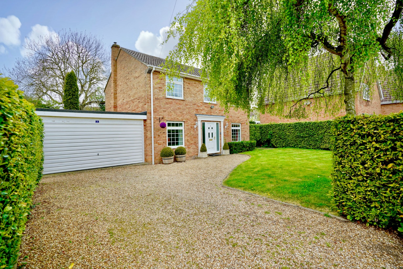 4 bed detached house for sale in Kingston Way, Huntingdon  - Property Image 1