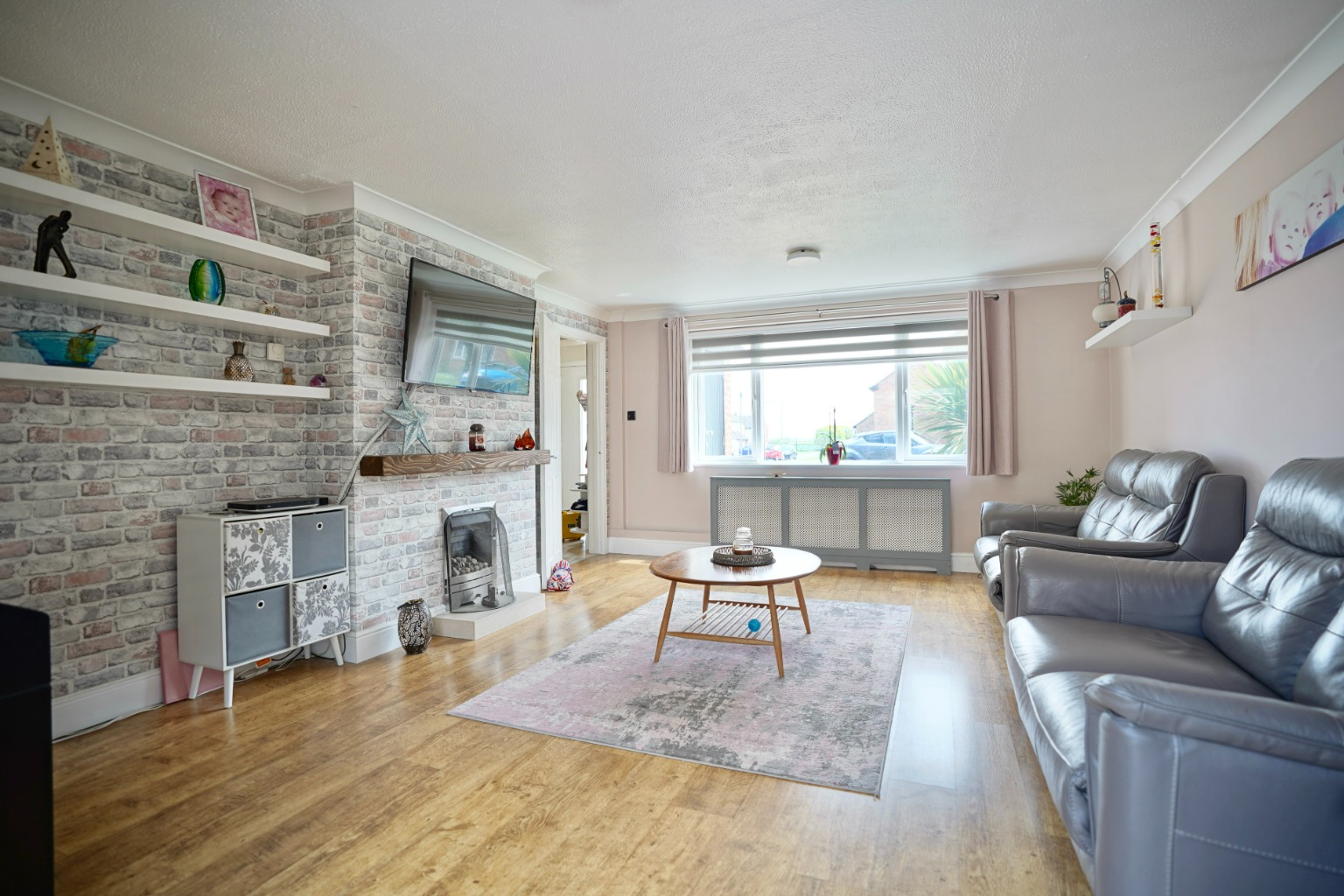 3 bed end of terrace house for sale in Bedford Avenue, Huntingdon 6