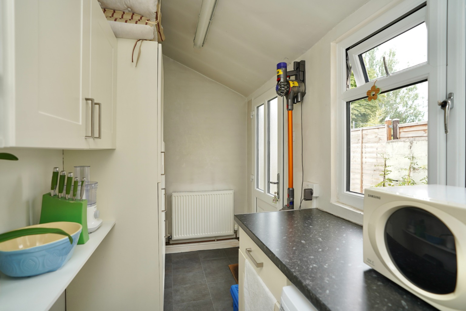2 bed terraced house for sale in St John's Road, St Ives  - Property Image 9