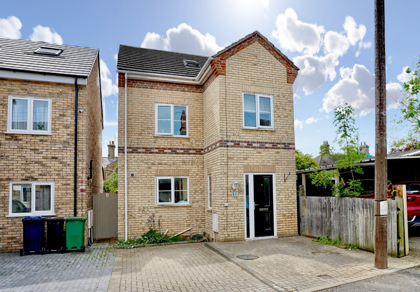 3 bed detached house for sale in Cross Street, Huntingdon - Property Image 1