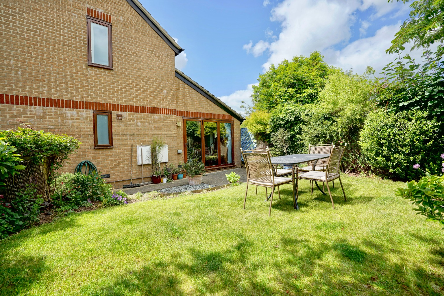 3 bed end of terrace house for sale in Vermuyden Way, Cambridge 3