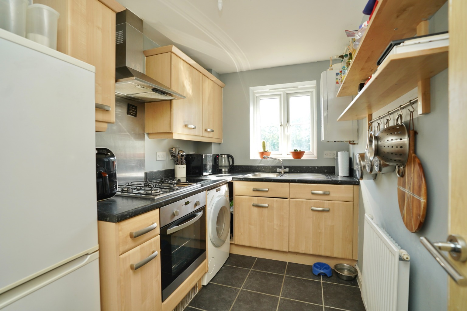 2 bed flat for sale in Stokes Drive, Huntingdon 3